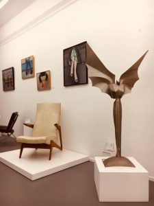 Lovely Legs midcentury design exhibition with contemporary art at Galerie Gaudium, Amsterdam