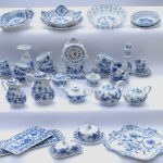 Exceptional 305 Pieces Meissen and Bohemia Zwiebelmuster Porcelain Set 1885-1992