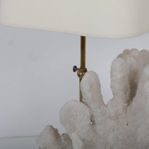 L4468 1970s Luxurious brass table lamp with large coral and fabric hood Belgium