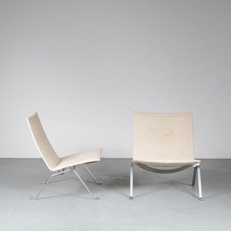 m24931 1960s Set of 2 easy chairs on chrome metal base with white canvas upholstery model PK22 Poul Kjaerholm Kold Christensen / Denmark