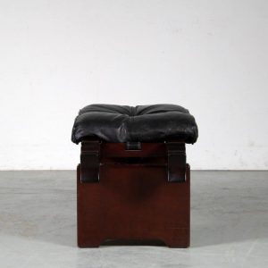 m25258 1970s Unique large mahogany wooden easy chair with foot stool with black leather upholstery Luciano Frigerio Luciano Frigerio / Italy