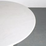 m25409 1960s White marble with black metal round dining table, model Lotorosso Ettore Sottsass Poltronova / Italy