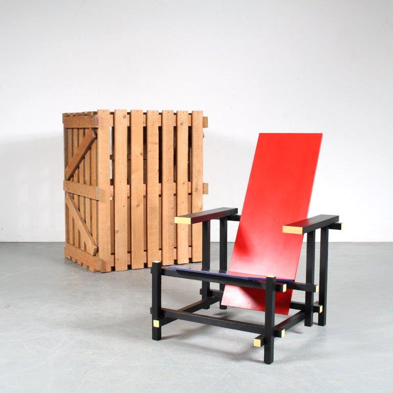 m25506 1960s Red and Blue chair with original crate Gerrit Rietveld Groenekan / Netherlands