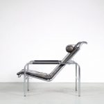 m25613 1980s Edition of the 1930s "Genni" chair, chrome metal with black leather Gabriele Mucchi Zanotta / Italy