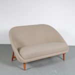 2205 4 (163) m26124 1950s 2-Seater sofa on birch wooden base, model 115 Theo Ruth Artifort, Netherlands