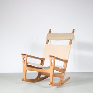 m26605 1960s Oak rocking chair with canvas upholstery, model Keyhole / Hans J. Wegner / Getama, Denmark