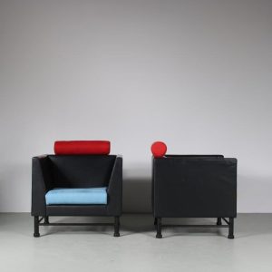 m26607 1980s Set of two east side lounge chair / Ettore Sottsass / Knoll International, USA
