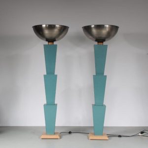 L5062 1980s Pair of XL Green laminated floor lamp bases in memphis style Italy
