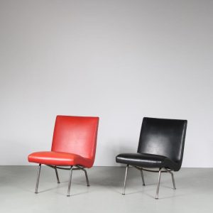 m26531 1947 Pair of rare "Vostra" chairs after Jens Risom's design, chrome metal base with black and red skai upholstery Walter Knoll Walter Knoll, Germany
