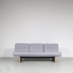 m26095 1970s 3-Seater sofa on wooden base with new upholstery Kho Liang Ie Artifort, Netherlands