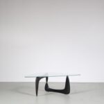 m26554 1950s Coffee table on wooden base with glass top Isamu Noguchi Knoll International, USA