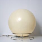 L5259 1970s Rare floor table lamp, model Saturnus, white plastic shade on chrome metal base Raak, Netherlands