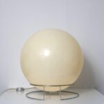 L5259 1970s Rare floor table lamp, model Saturnus, white plastic shade on chrome metal base Raak, Netherlands