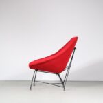 m27529 1950s Easy chair on black metal base with brass details and red fabric upholstery Augusto Bozzi Saporiti, Italy