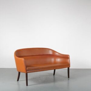 m24484 1950s Cognac leather 2-seater sofa, original Ole Wanscher J. Jeppesens / Denmark