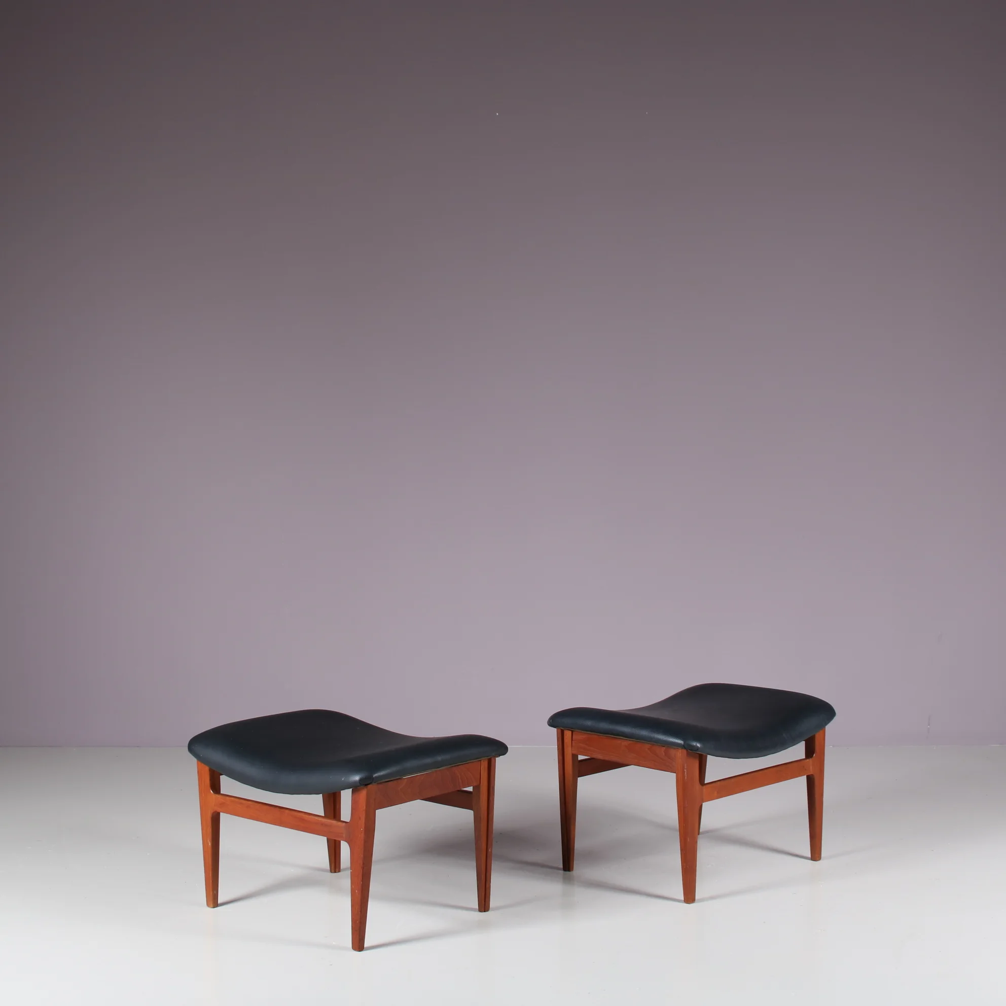 finn juhlオットマン Finn Juhl Ottoman for France & Son, Denmark 1950 - Galerie Gaudium
