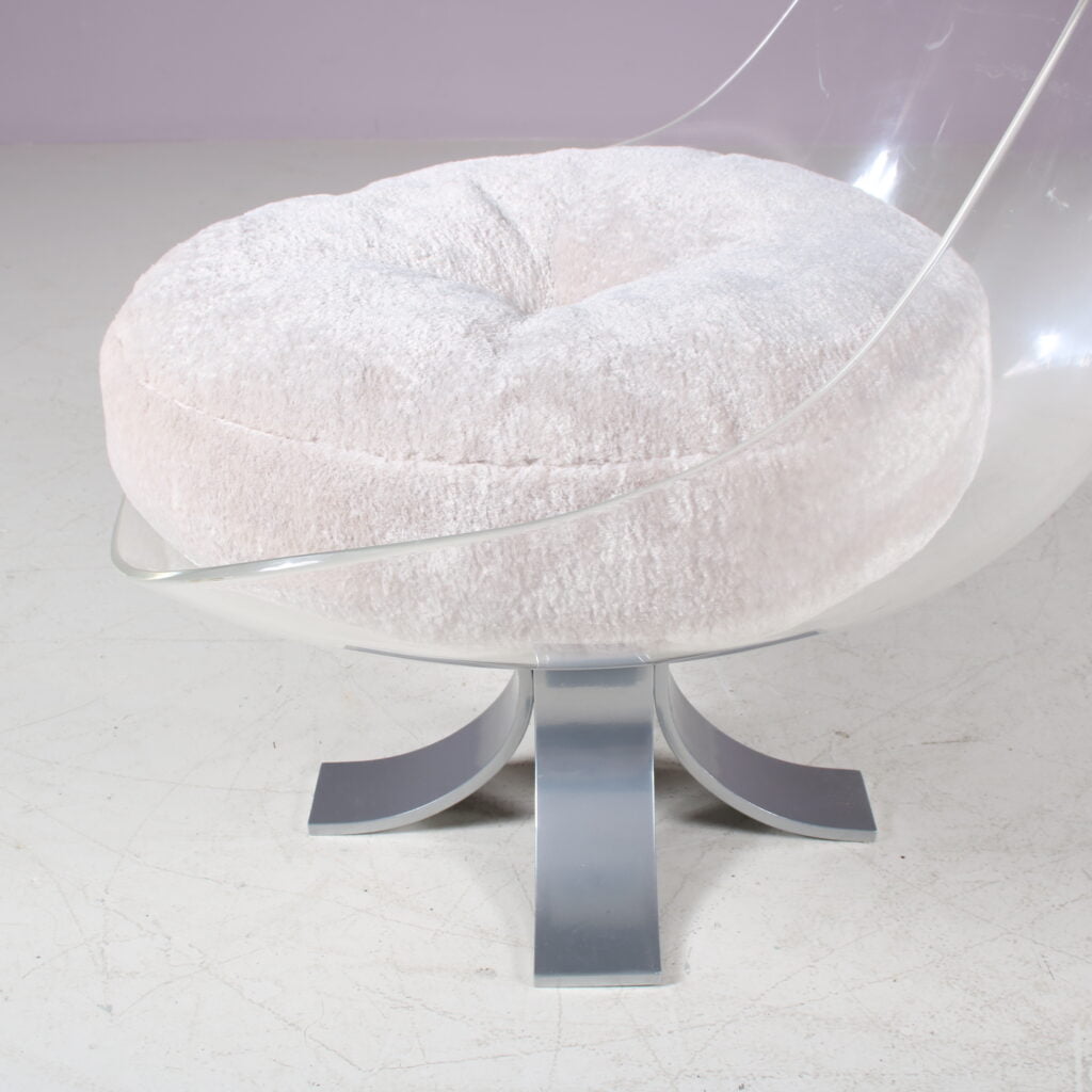 INC187 1970s Lounge chair in plexiglass on metal base with fabric upholstery / Michel Pigneres, France