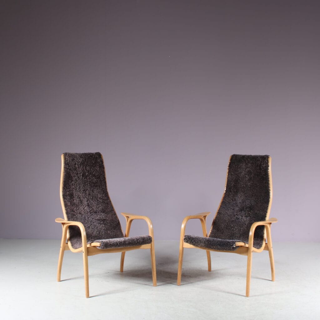 m27857-8 1970s "Lamino" chair on oak frame with sheepskin upholstery / Yngve Ekstrom / Swedese, Sweden