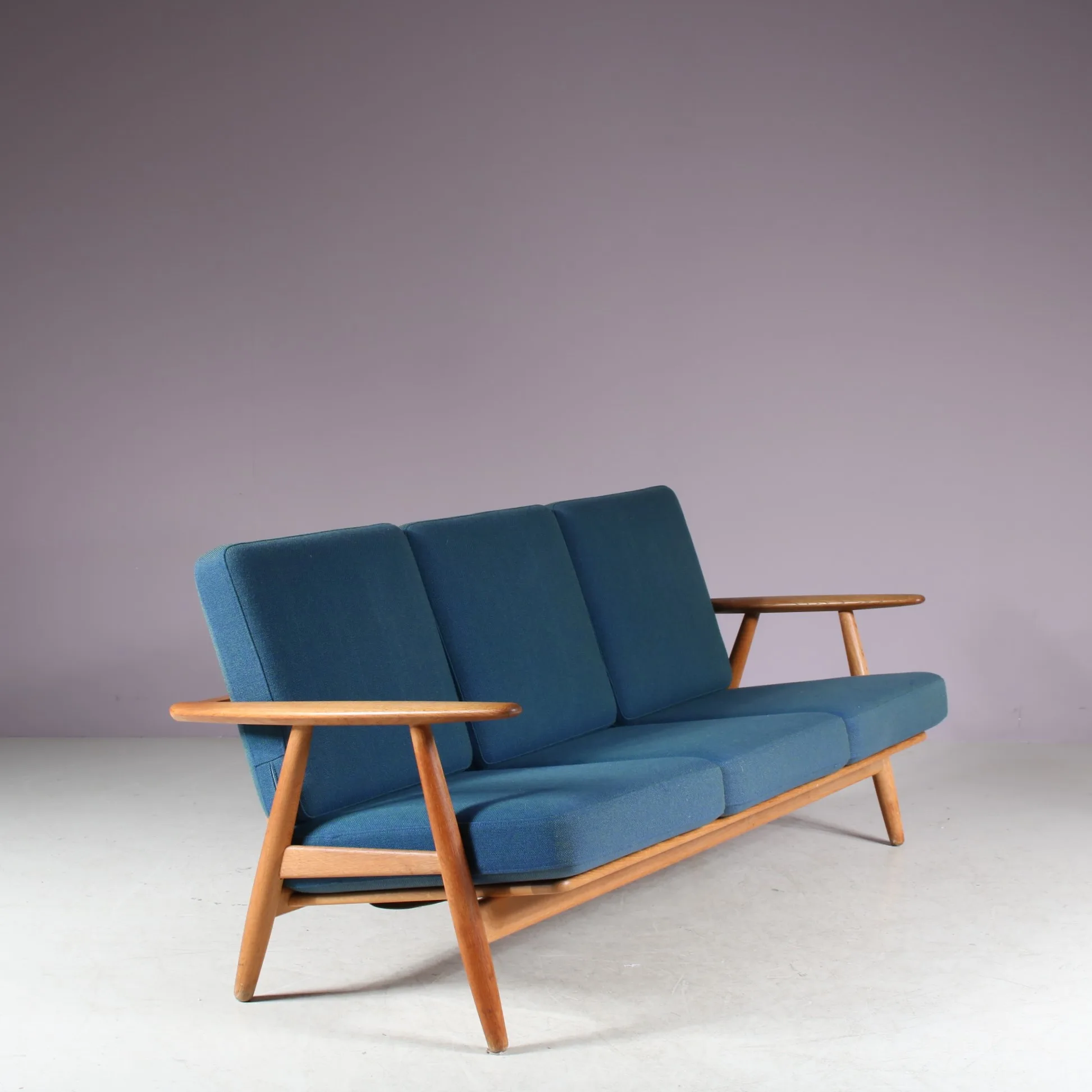 GETAMA  GE240（Hans J.Wegner） cigar-chair-model-ge-240-by-