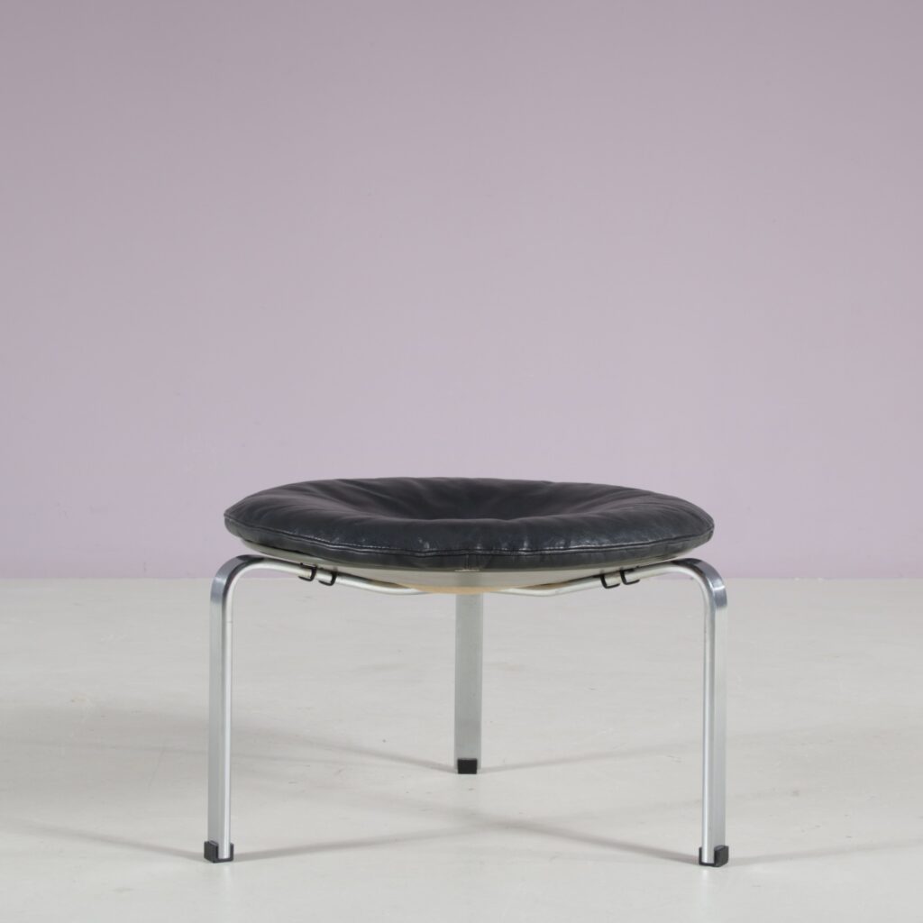 m28112 1960s PK33 Stool in chrome plated metal with leather cushions Poul Kjaerholm Kold Christensen, Denmark