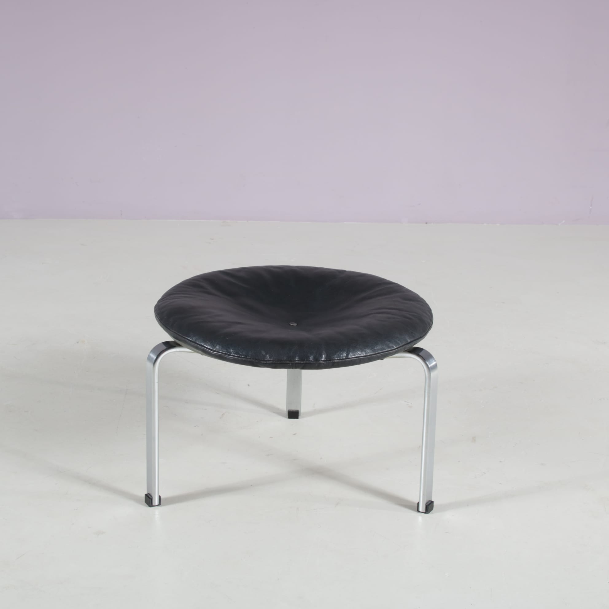 m28112 1960s PK33 Stool in chrome plated metal with leather cushions Poul Kjaerholm Kold Christensen, Denmark
