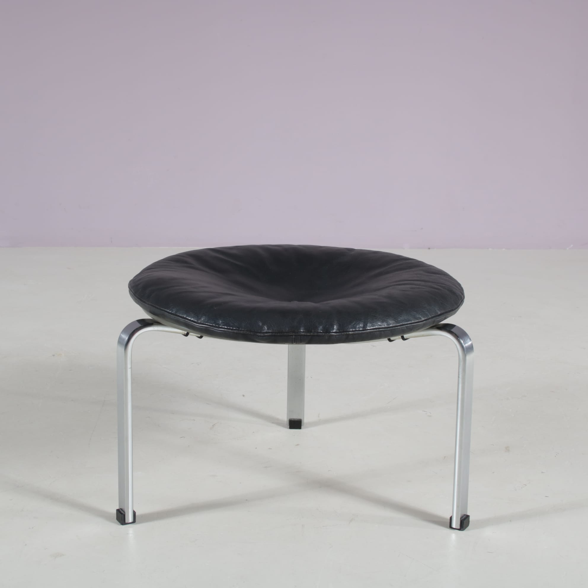 m28112 1960s PK33 Stool in chrome plated metal with leather cushions Poul Kjaerholm Kold Christensen, Denmark
