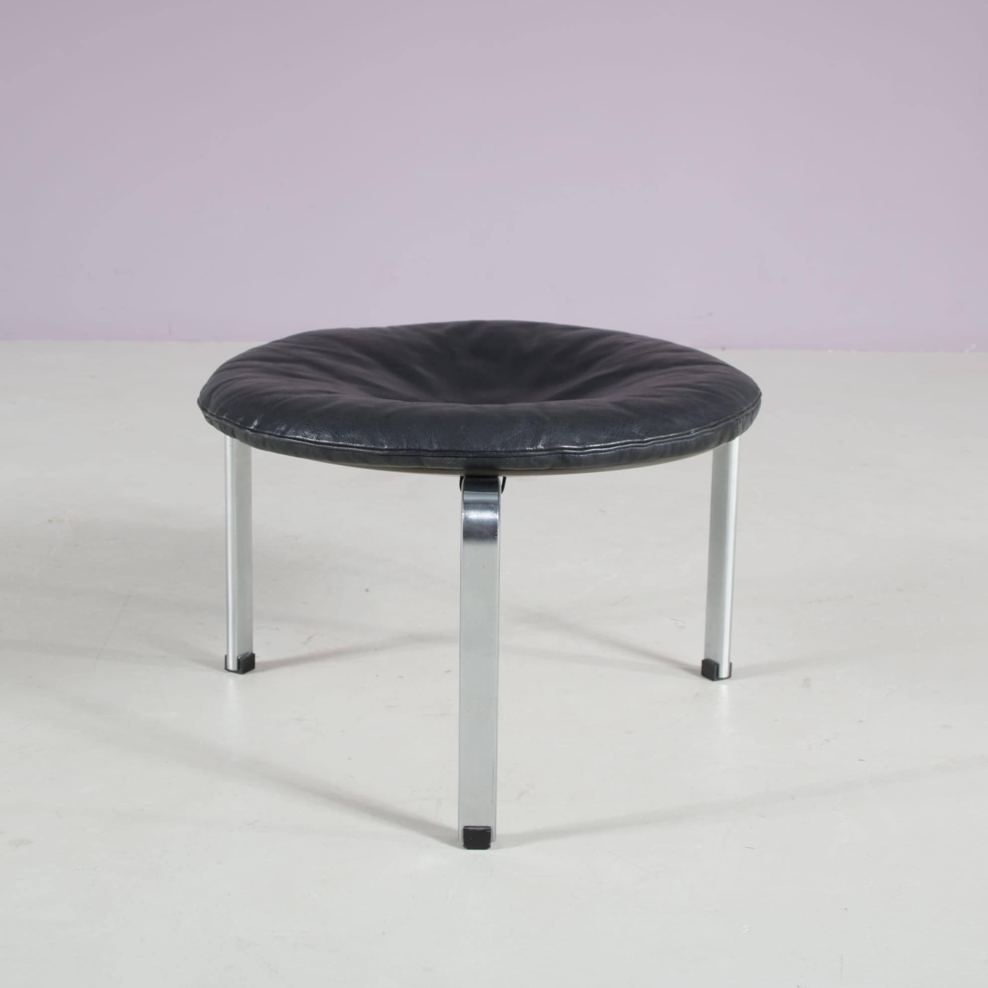 m28112 1960s PK33 Stool in chrome plated metal with leather cushions Poul Kjaerholm Kold Christensen, Denmark