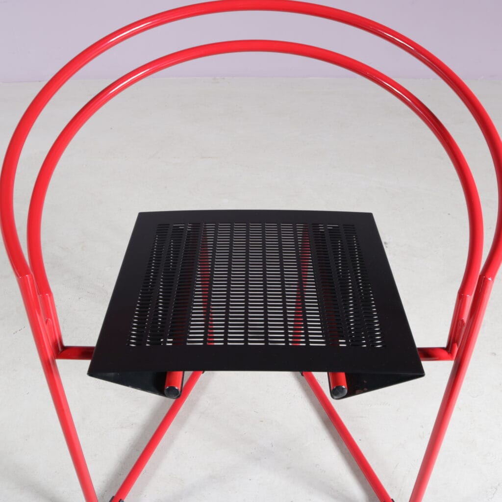 m28188 1980s Latonda Chair in red and black metal Mario Botta Alias, Italy